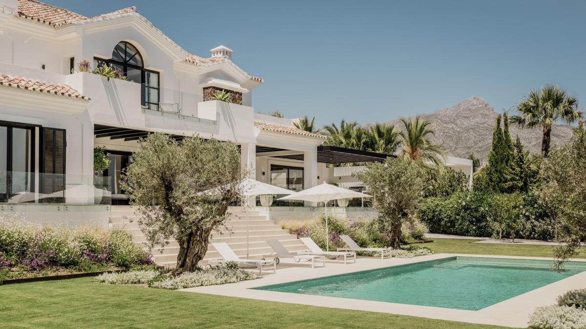 Picture of Villa For Sale in Nueva Andalucia, Malaga, Spain