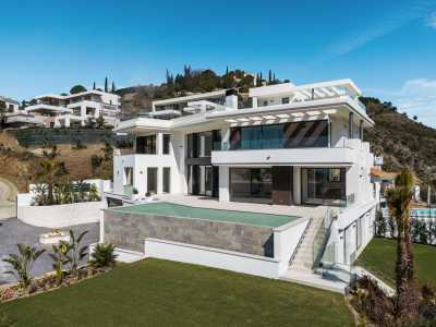 Villa For Sale in