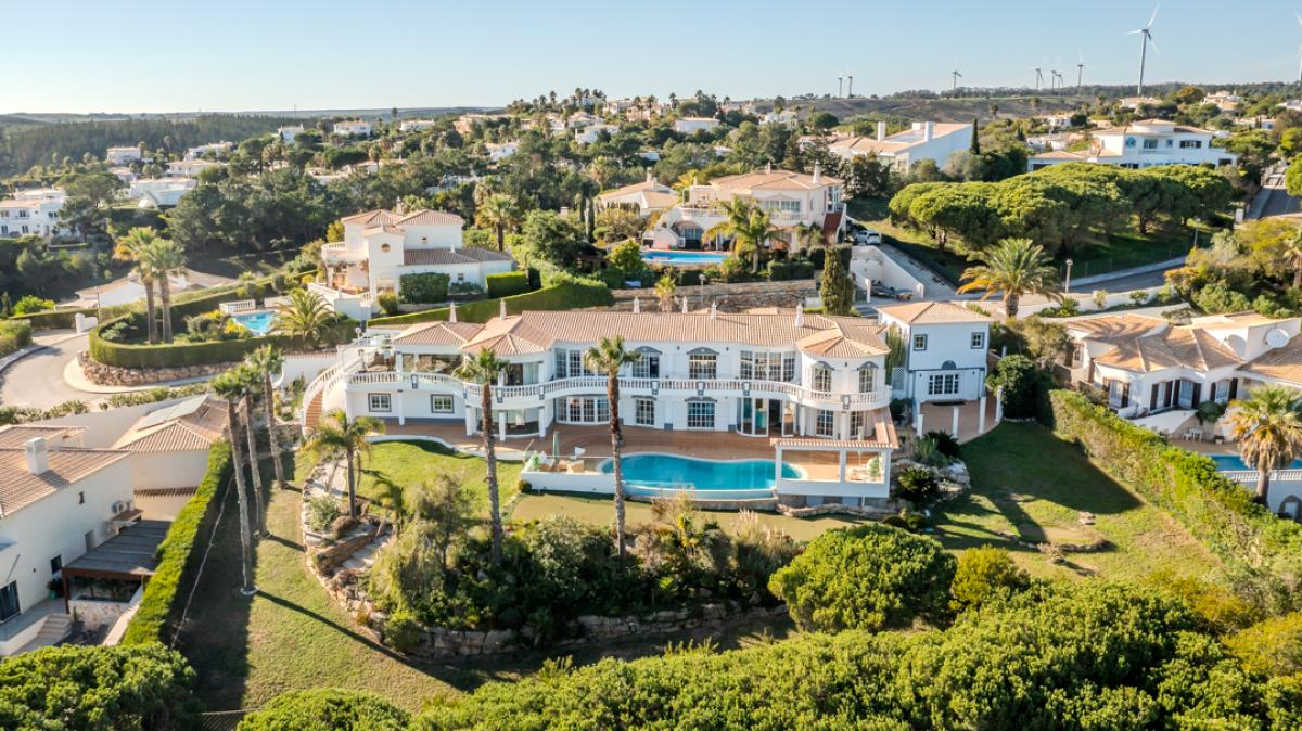 Picture of Villa For Sale in Budens, Faro, Portugal