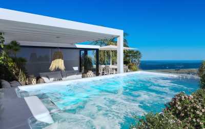 Apartment For Sale in Meia Praia, Portugal