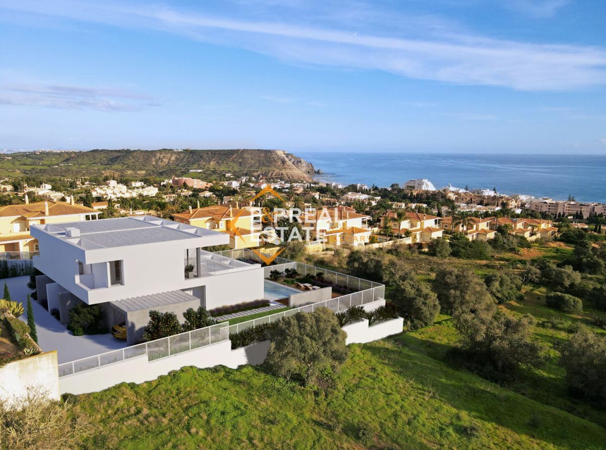 Picture of Villa For Sale in Praia Da Luz, Algarve, Portugal