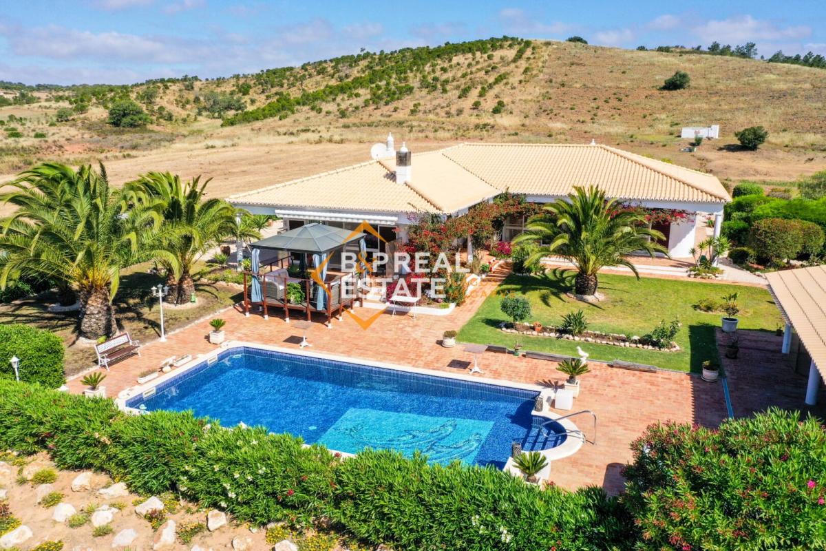 Picture of Home For Sale in Bensafrim, Algarve, Portugal