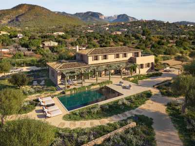 Villa For Sale in Santa Maria, Portugal