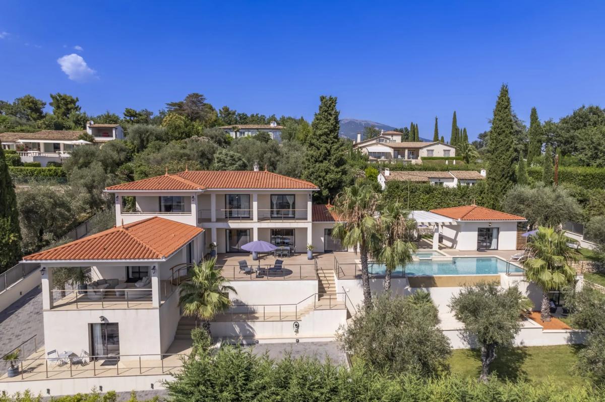 Picture of Villa For Sale in Chateauneuf Grasse, Provence-Alpes-Cote d'Azur, France
