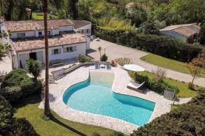Villa For Sale in Opio, France