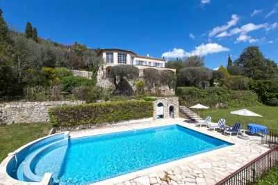 Villa For Sale in Grasse, France