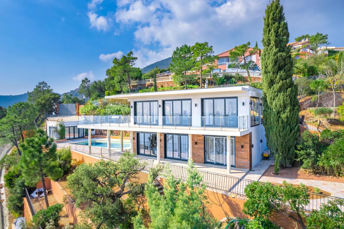 Picture of Villa For Sale in Theoule Sur Mer, Provence-Alpes-Cote d'Azur, France