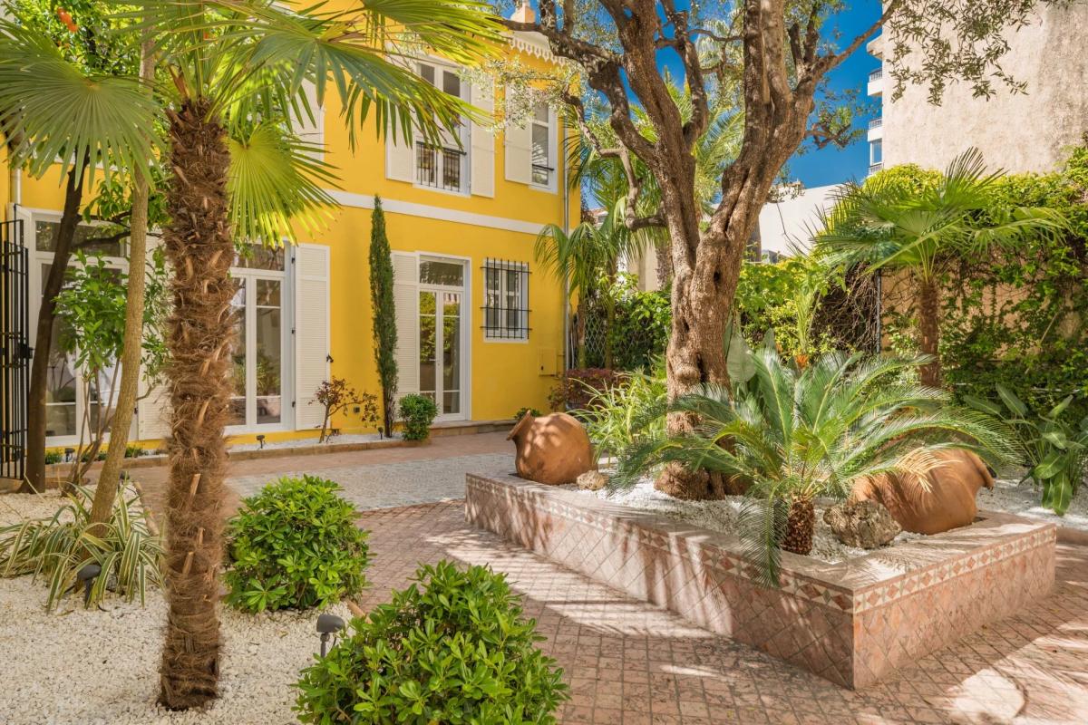 Picture of Apartment For Sale in Cannes, Cote d'Azur, France