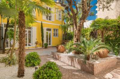 Apartment For Sale in Cannes, France