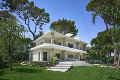 Villa For Sale in Antibes, France
