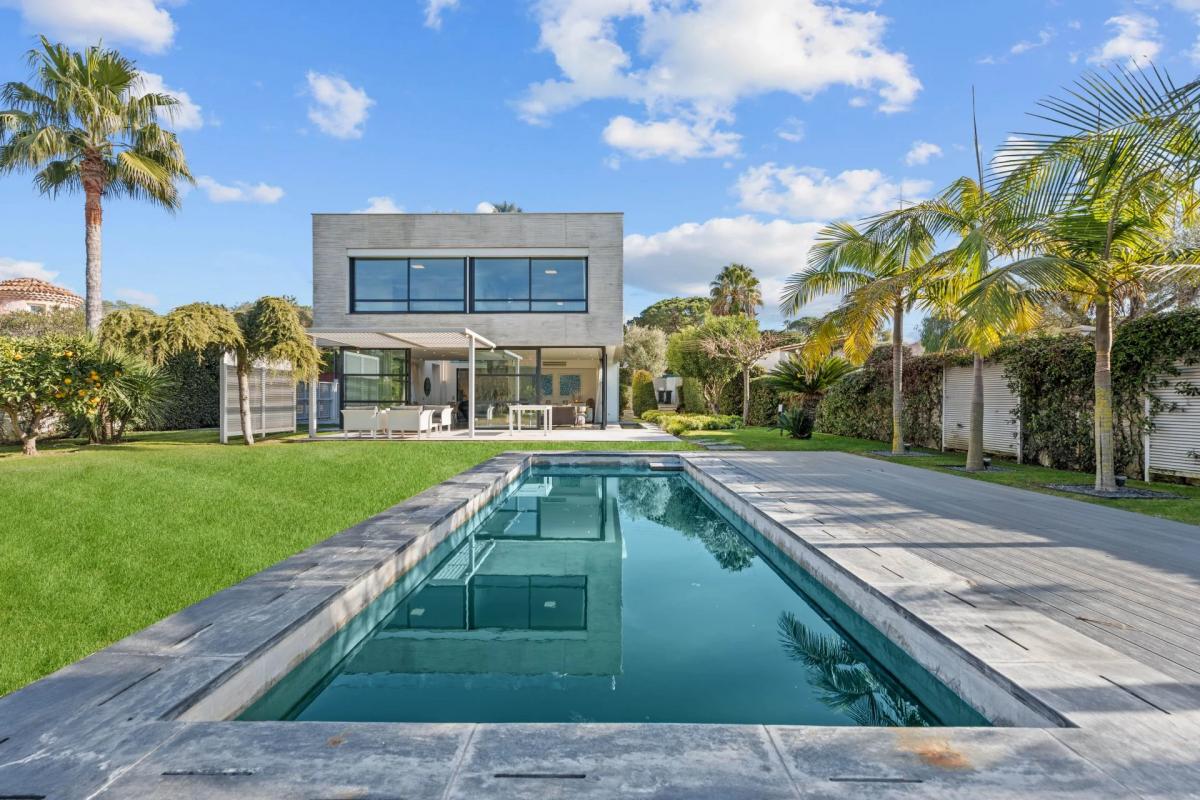 Picture of Villa For Sale in Antibes, Cote d'Azur, France