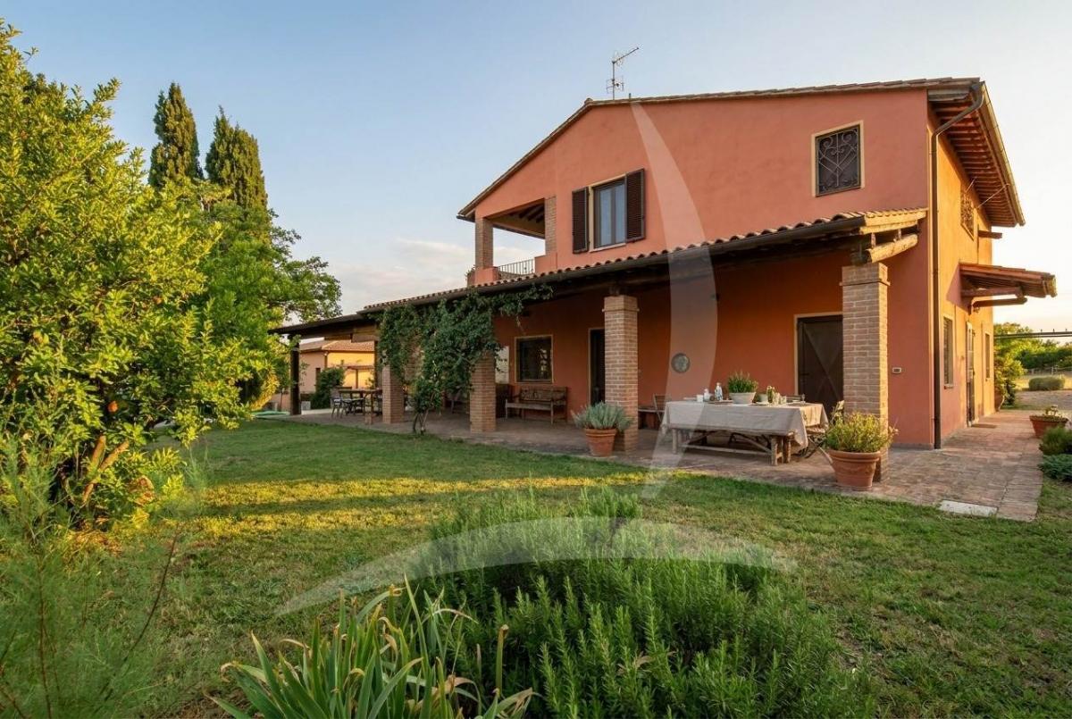 Picture of Home For Sale in Cinigiano, Tuscany, Italy