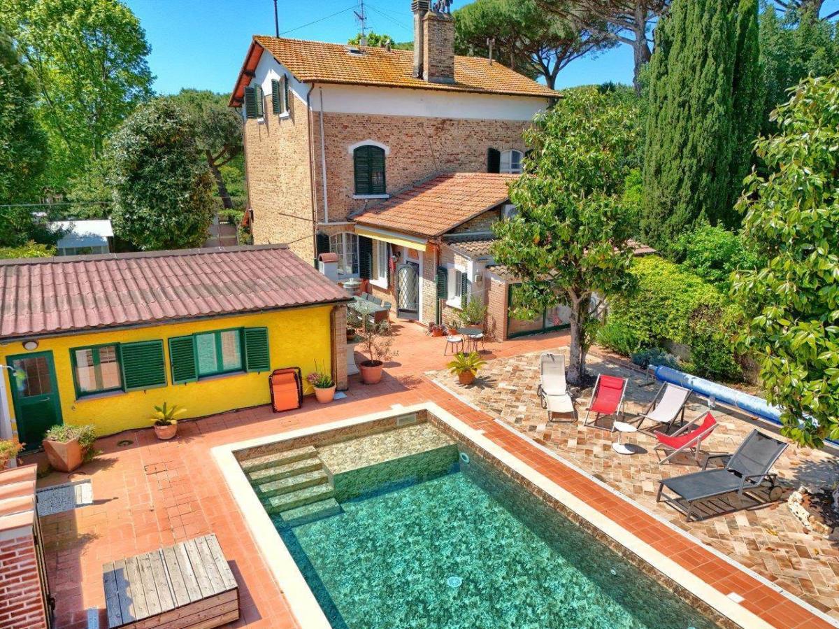Picture of Villa For Sale in Rosignano Marittimo, Tuscany, Italy
