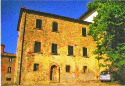 Villa For Sale in Monte San Savino, Italy