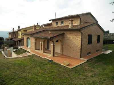 Villa For Sale in Sinalunga, Italy
