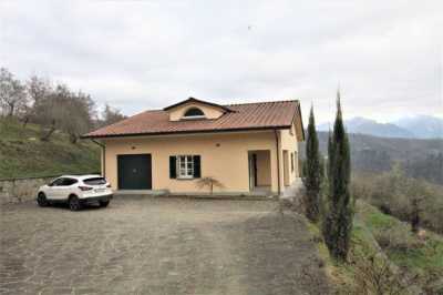 Villa For Sale in Fivizzano, Italy