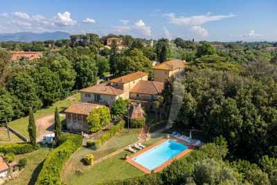 Villa For Sale in Crespina Lorenzana, Italy