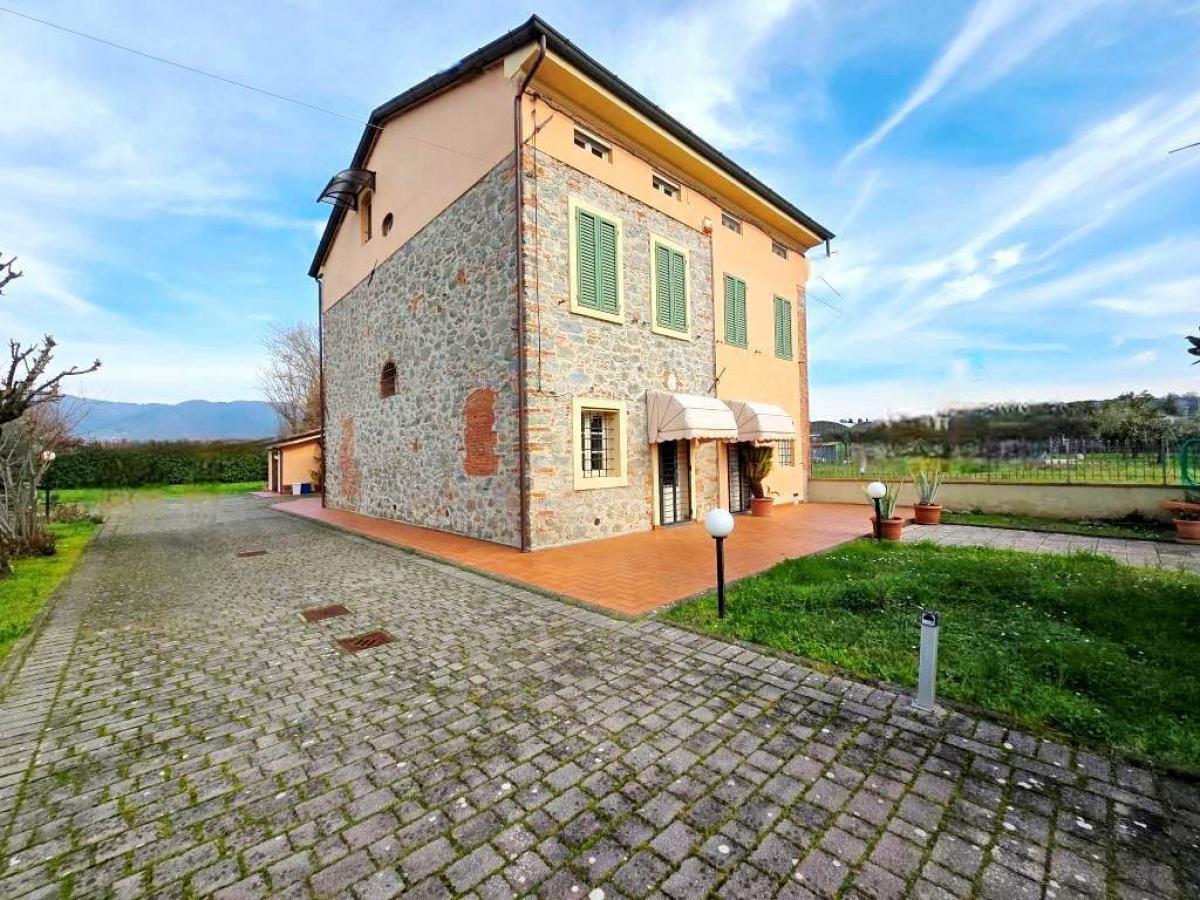 Picture of Villa For Sale in Porcari, Other, Italy