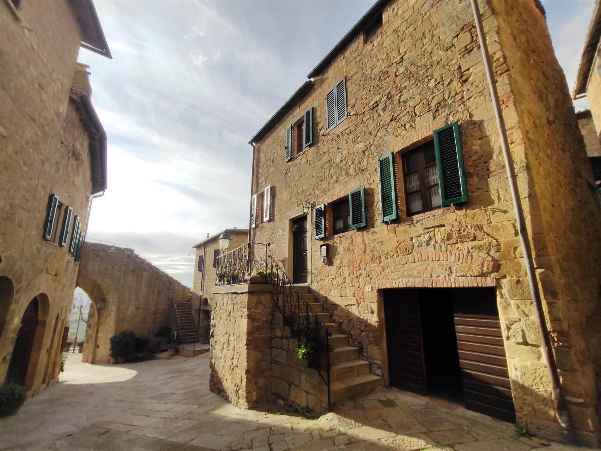 Picture of Home For Sale in Pienza, Tuscany, Italy