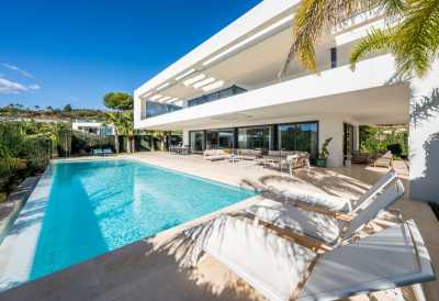 Villa For Sale in Nueva Andalucia, Spain