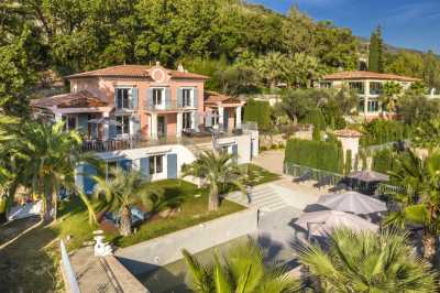 Villa For Sale in Grasse, France