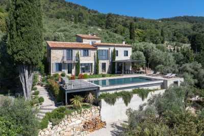 Villa For Sale in LE TIGNET, France