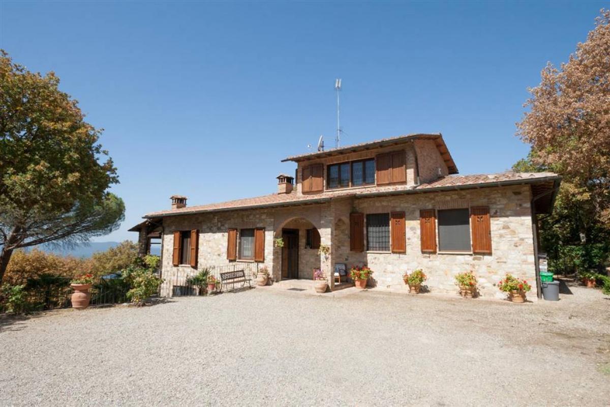 Picture of Villa For Sale in Radda In Chianti, Tuscany, Italy