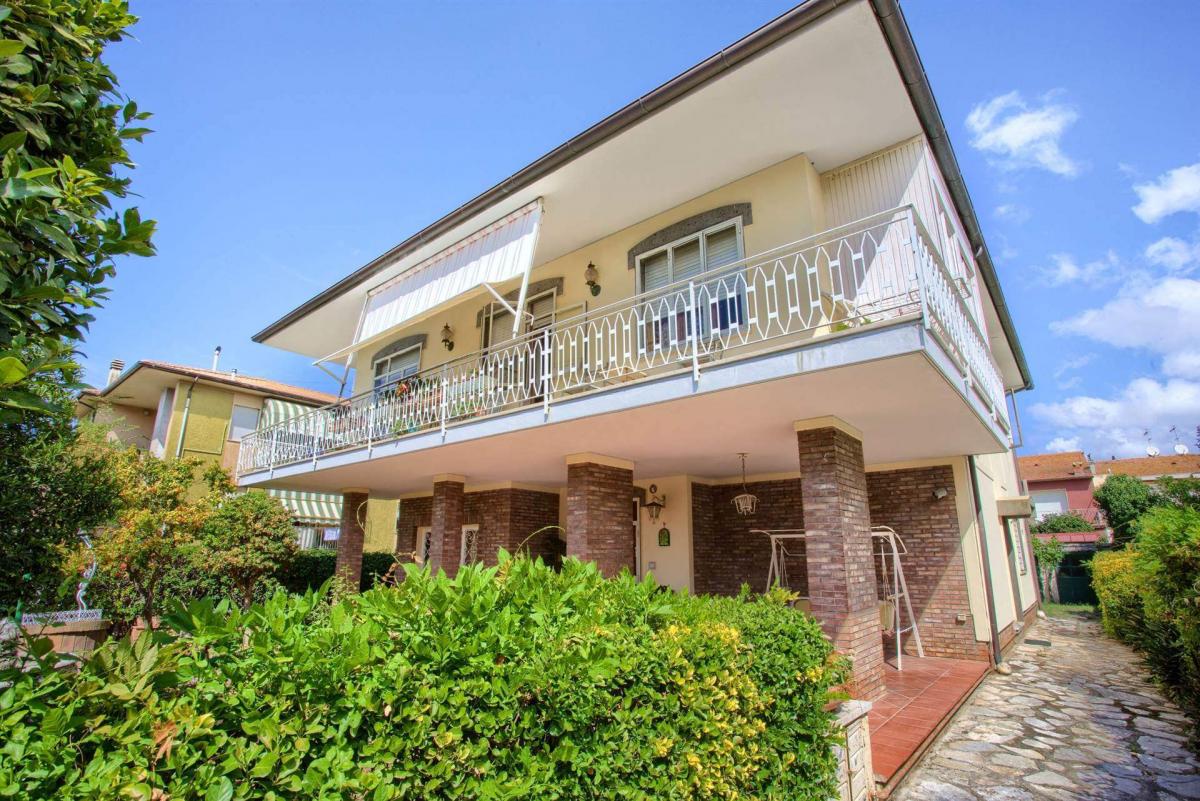 Picture of Villa For Sale in Castagneto Carducci, Tuscany, Italy