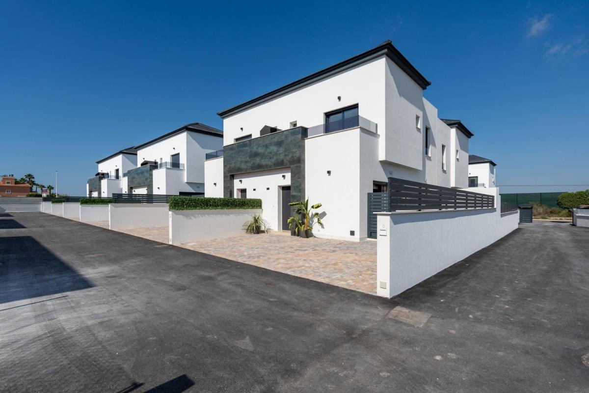 Picture of Home For Sale in Gran Alacant, Alicante, Spain