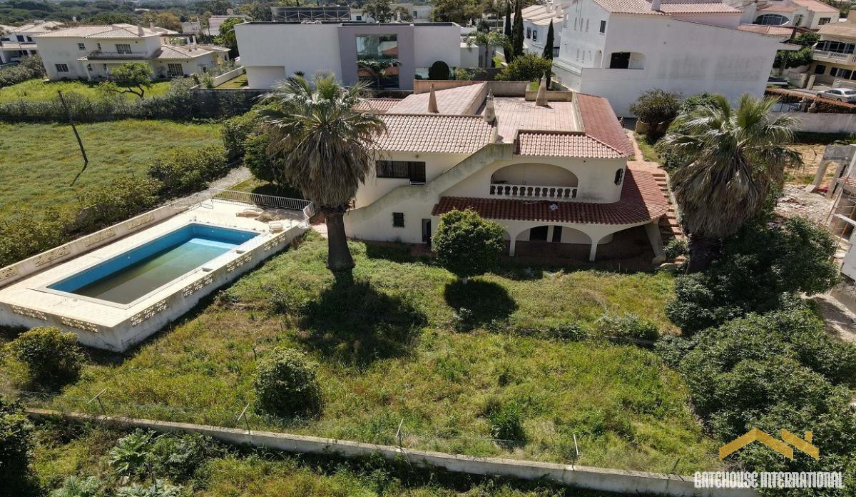 Picture of Villa For Sale in Almancil, Algarve, Portugal
