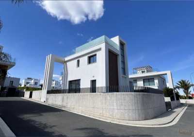 Villa For Sale in