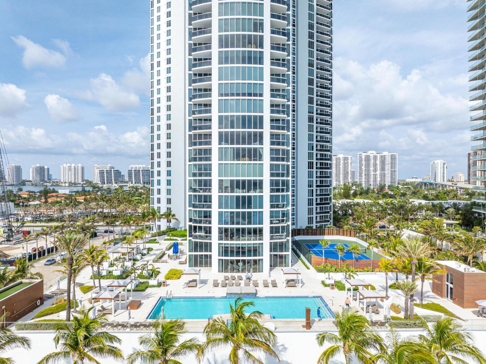 Picture of Condo For Sale in Sunny Isles Beach, Florida, United States