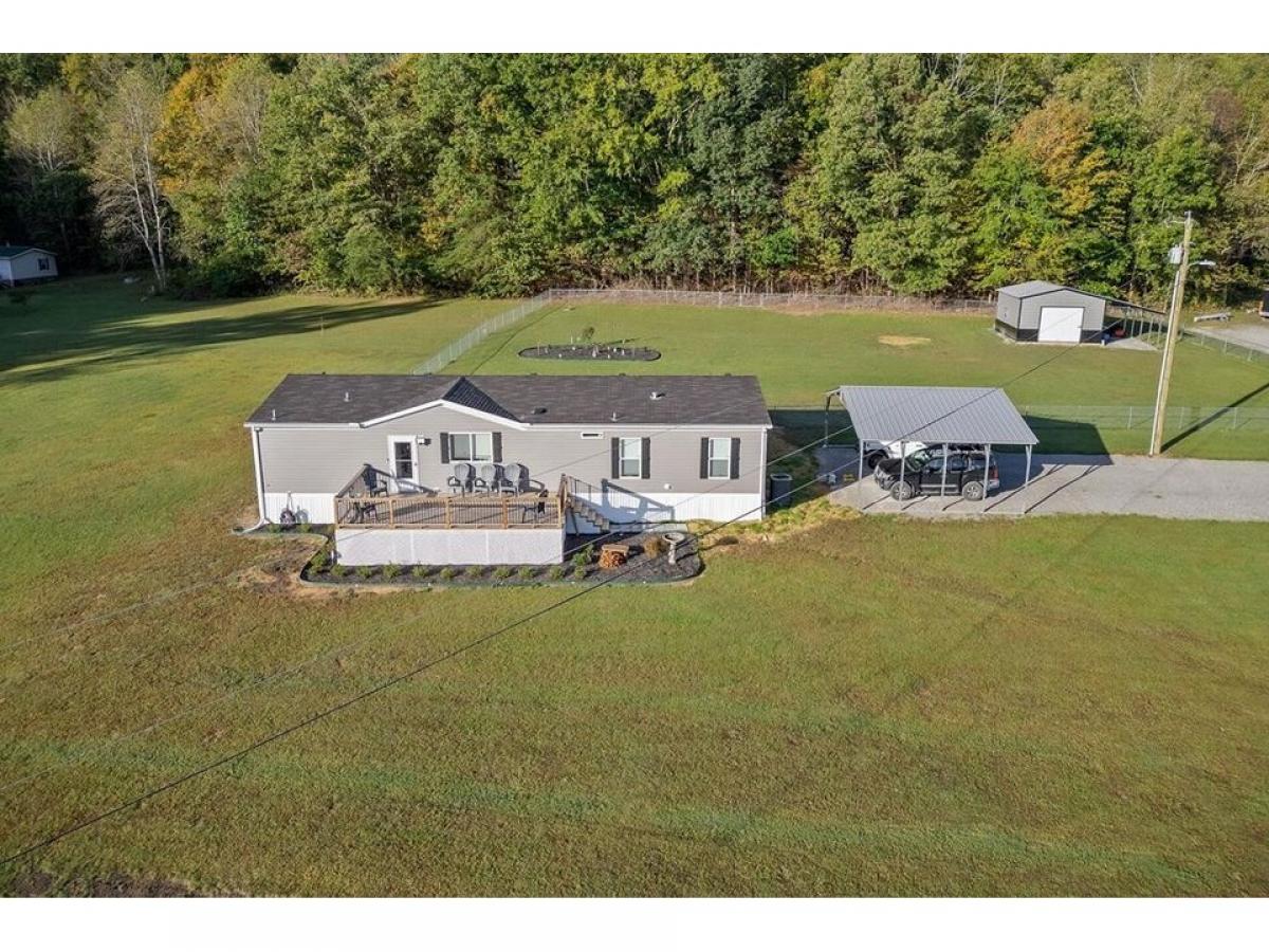 Picture of Home For Sale in Monterey, Tennessee, United States