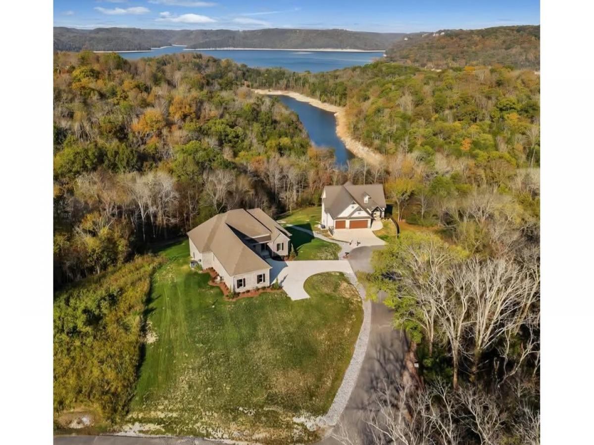 Picture of Home For Sale in Smithville, Tennessee, United States