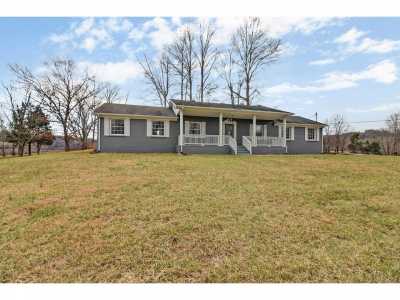 Home For Sale in Byrdstown, Tennessee