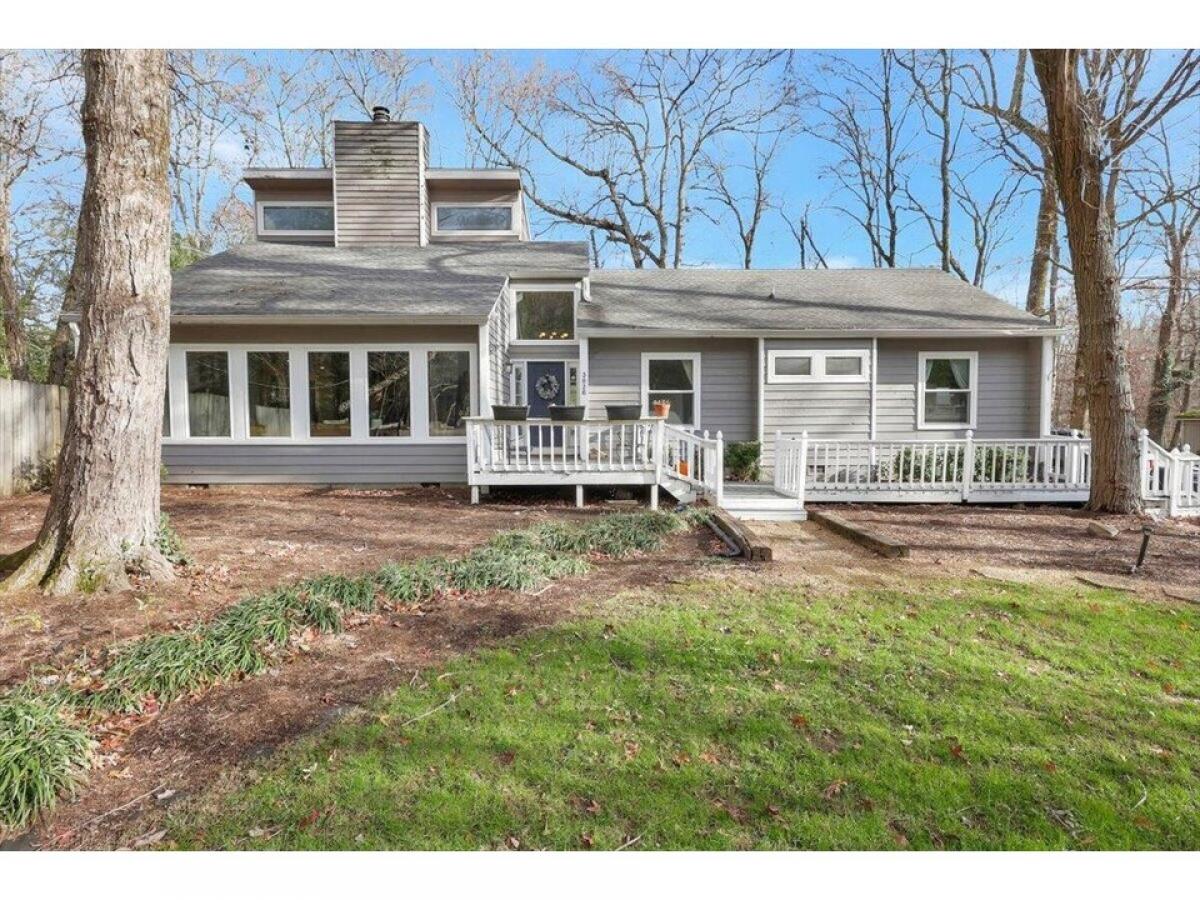 Picture of Home For Sale in Signal Mountain, Tennessee, United States