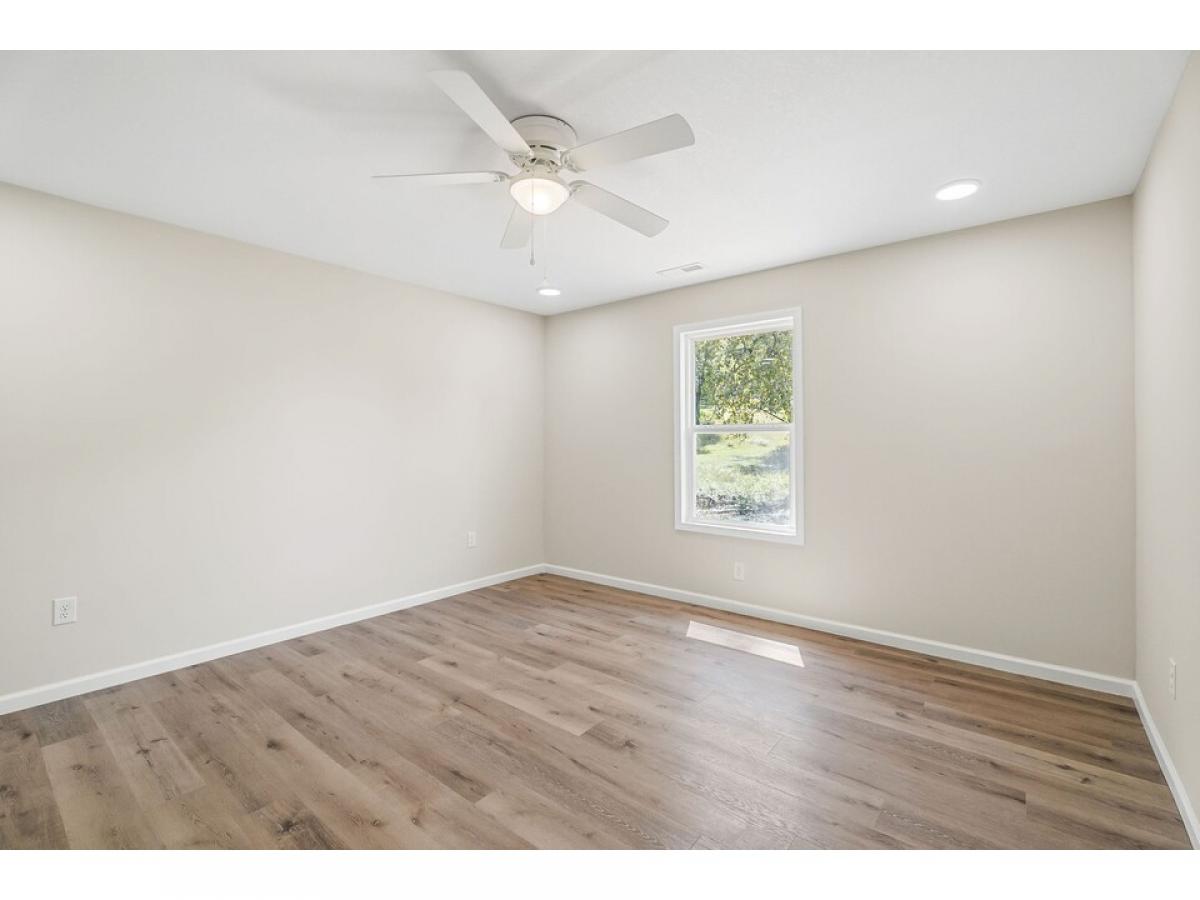 Picture of Home For Sale in Livingston, Tennessee, United States