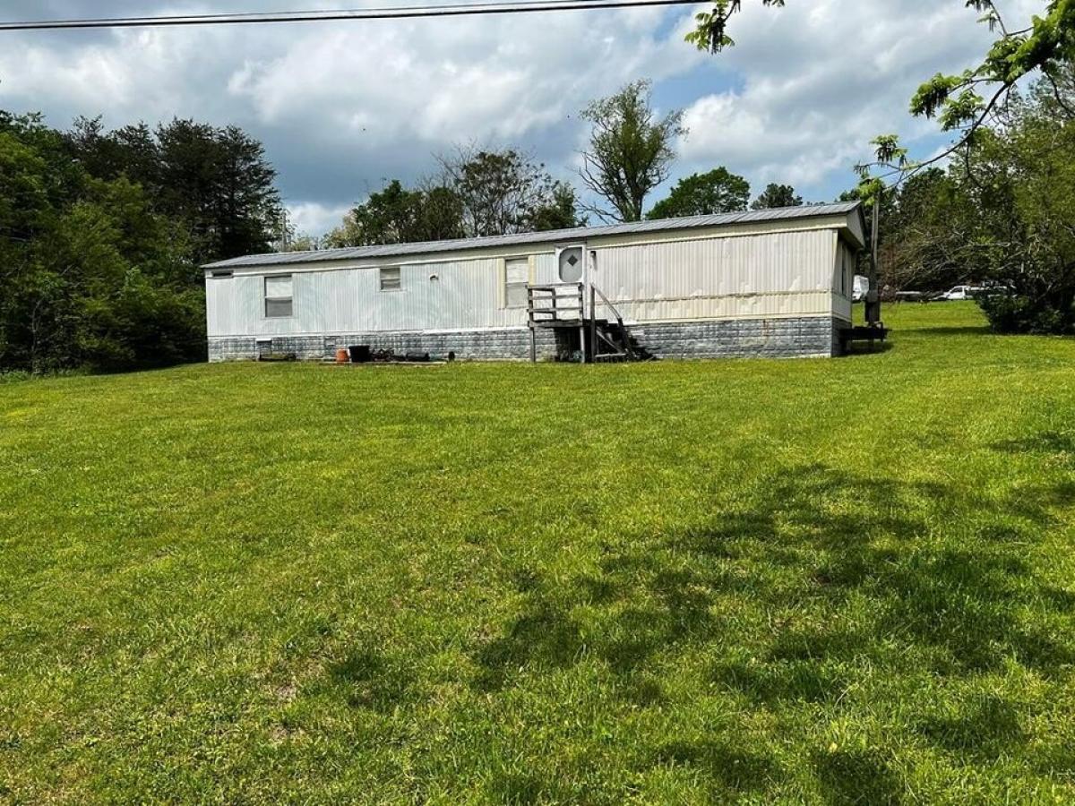 Picture of Home For Sale in Spencer, Tennessee, United States