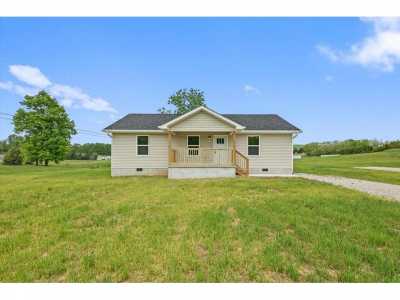 Home For Sale in Pall Mall, Tennessee