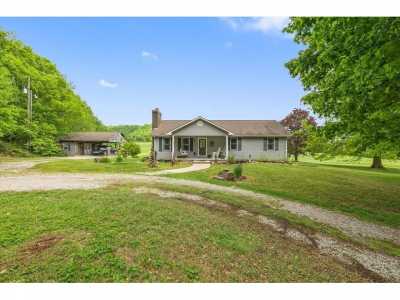 Home For Sale in Albany, Kentucky