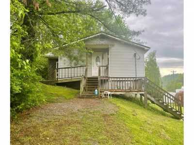 Home For Sale in Gainesboro, Tennessee