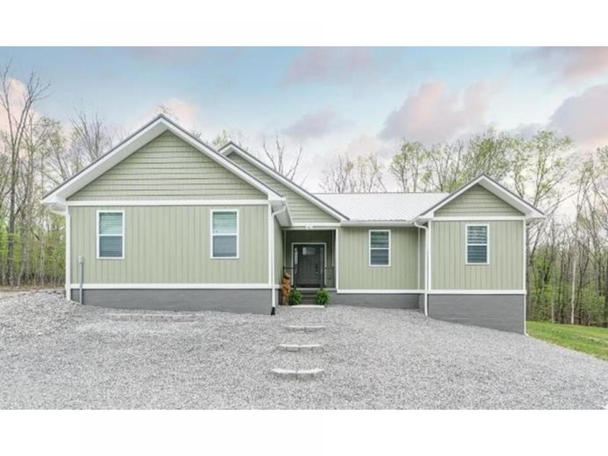 Picture of Home For Sale in Monterey, Tennessee, United States