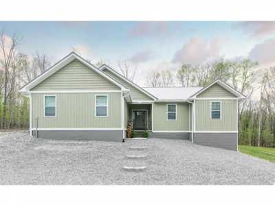 Home For Sale in Monterey, Tennessee