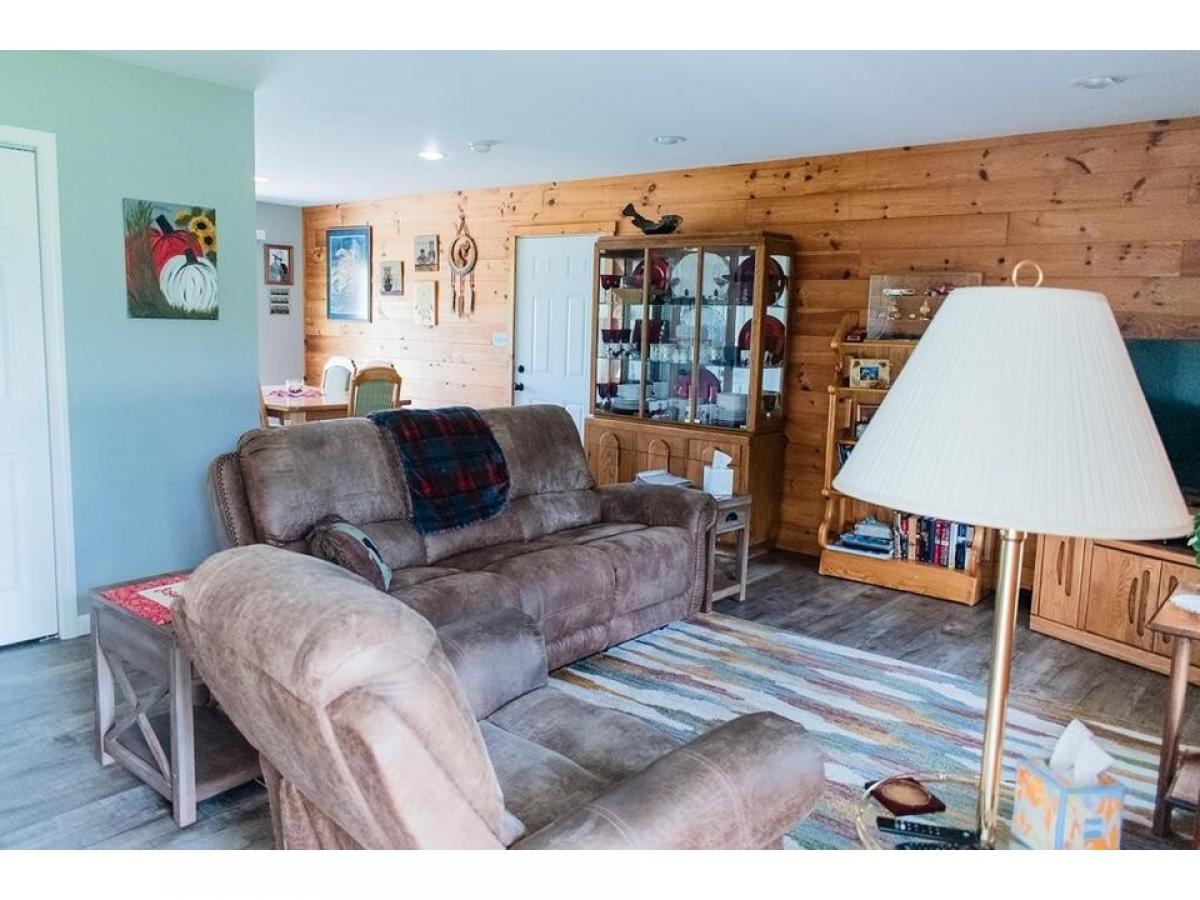 Picture of Home For Sale in Doyle, Tennessee, United States