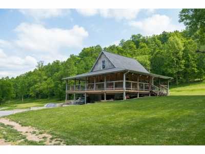 Home For Sale in Gainesboro, Tennessee