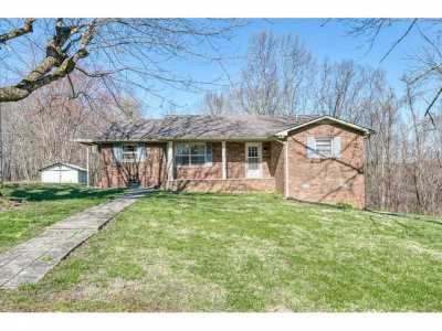 Home For Sale in Spencer, Tennessee