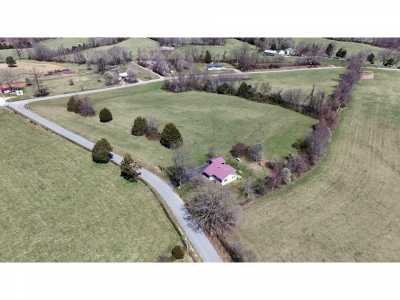 Home For Sale in Albany, Kentucky