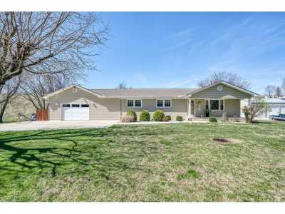 Home For Sale in Byrdstown, Tennessee