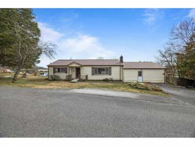 Home For Sale in Harriman, Tennessee