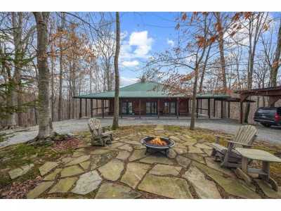 Home For Sale in Byrdstown, Tennessee